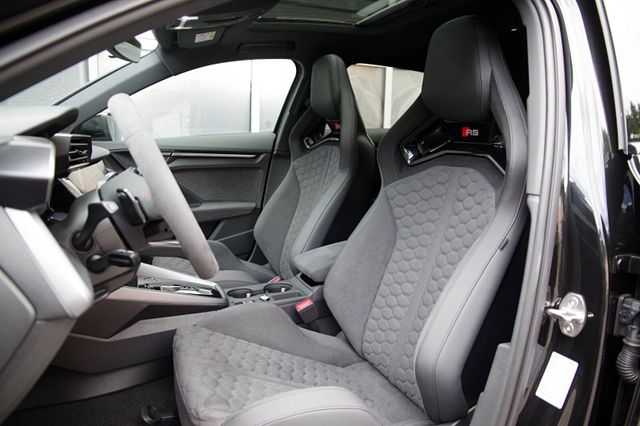 Audi RS 3 Sportback*Sporta,RS-Schalensitze,SONOS,PANO