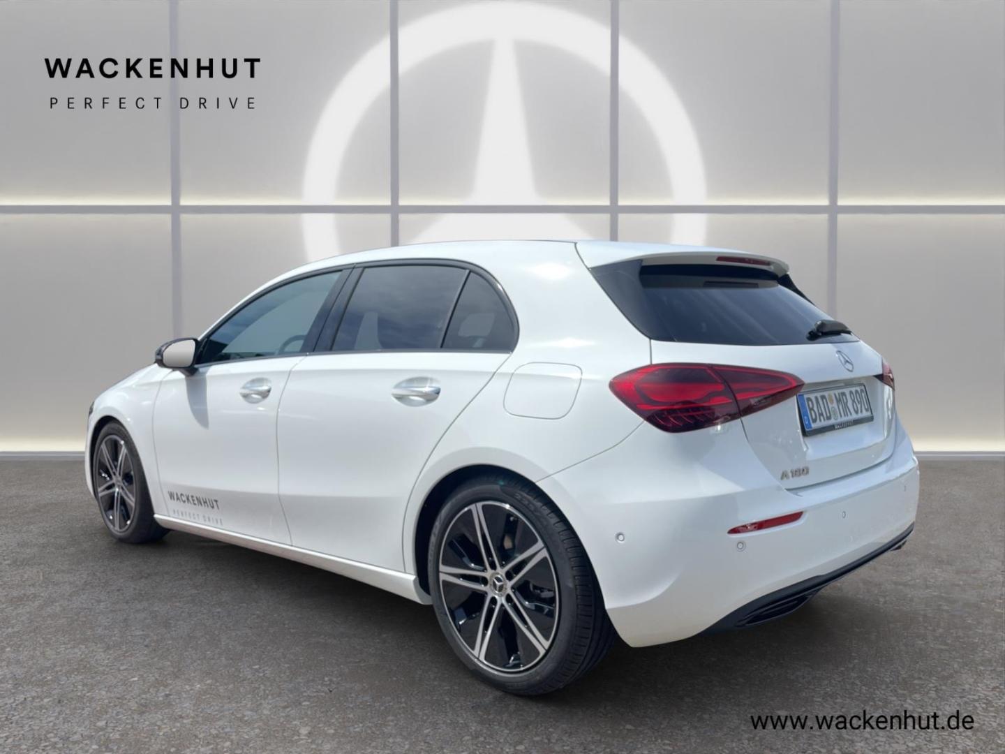 Mercedes-Benz A 180 PROGRESSIVE ADV.+ NIGHT PANO AHK STDHZ DIS
