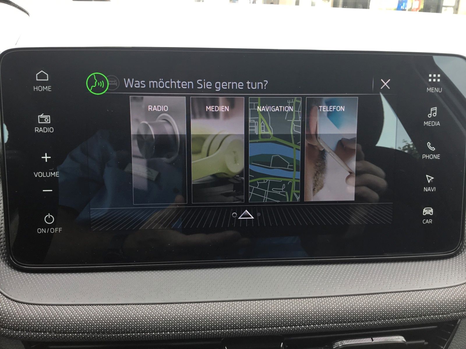 Fahrzeugabbildung SKODA Fabia 1.5l TSI DSG Selection+Navi+ACC+Kamera+16"