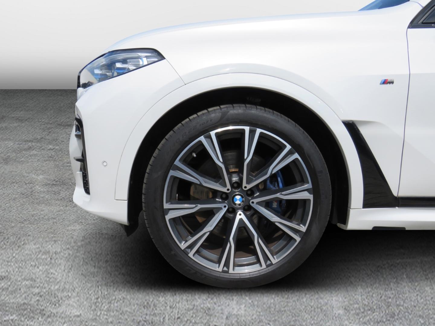 BMW X7 M50 i Sportpaket HUD Luftfederung AD AHK-klap