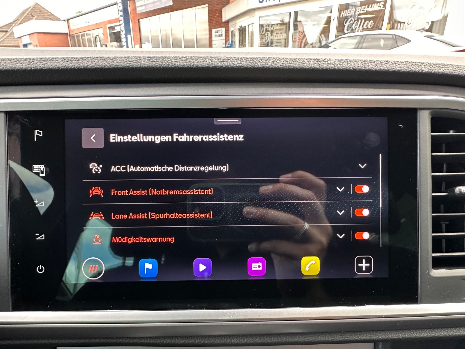 Fahrzeugabbildung SEAT Ateca FR 1.5 TSI DSG ACC/NAVI/LED/PDC/eHeck/SHZ
