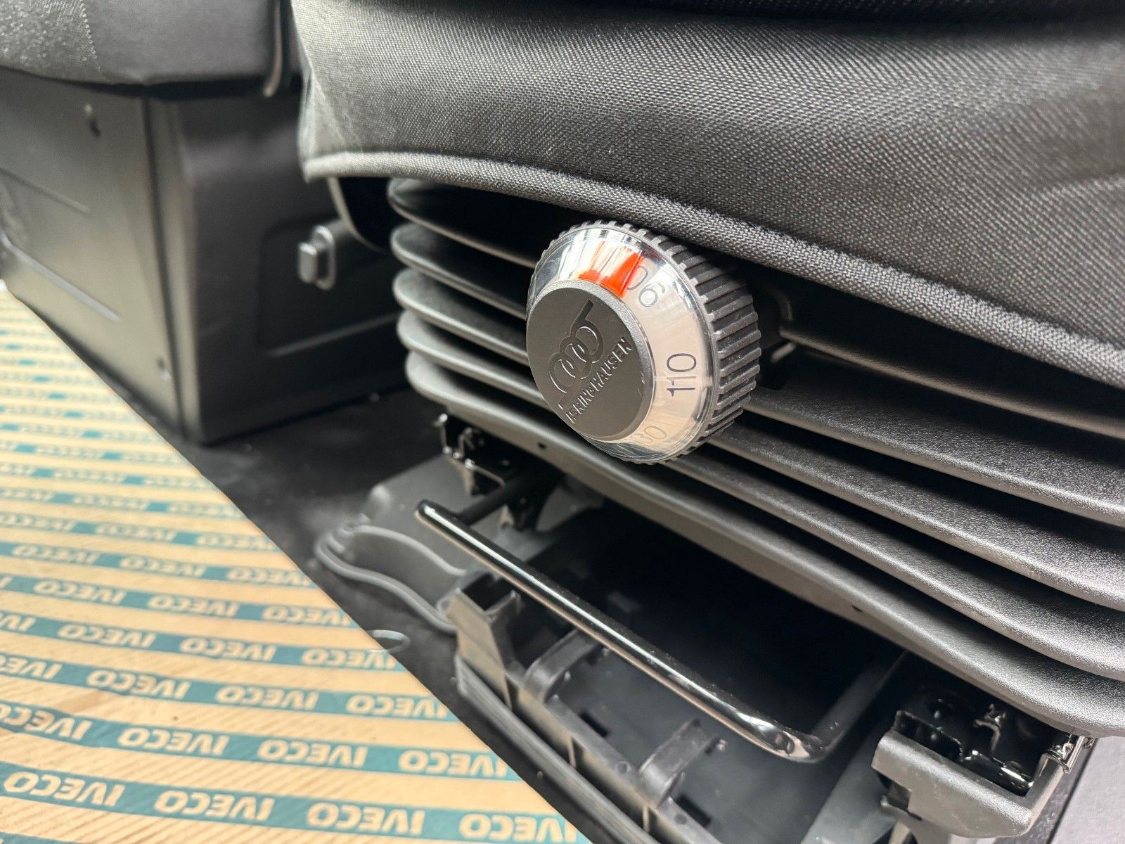 Fahrzeugabbildung Iveco Daily 35S18HA8 3.0L *R3.520mm*AHK*2xSchiebetür*