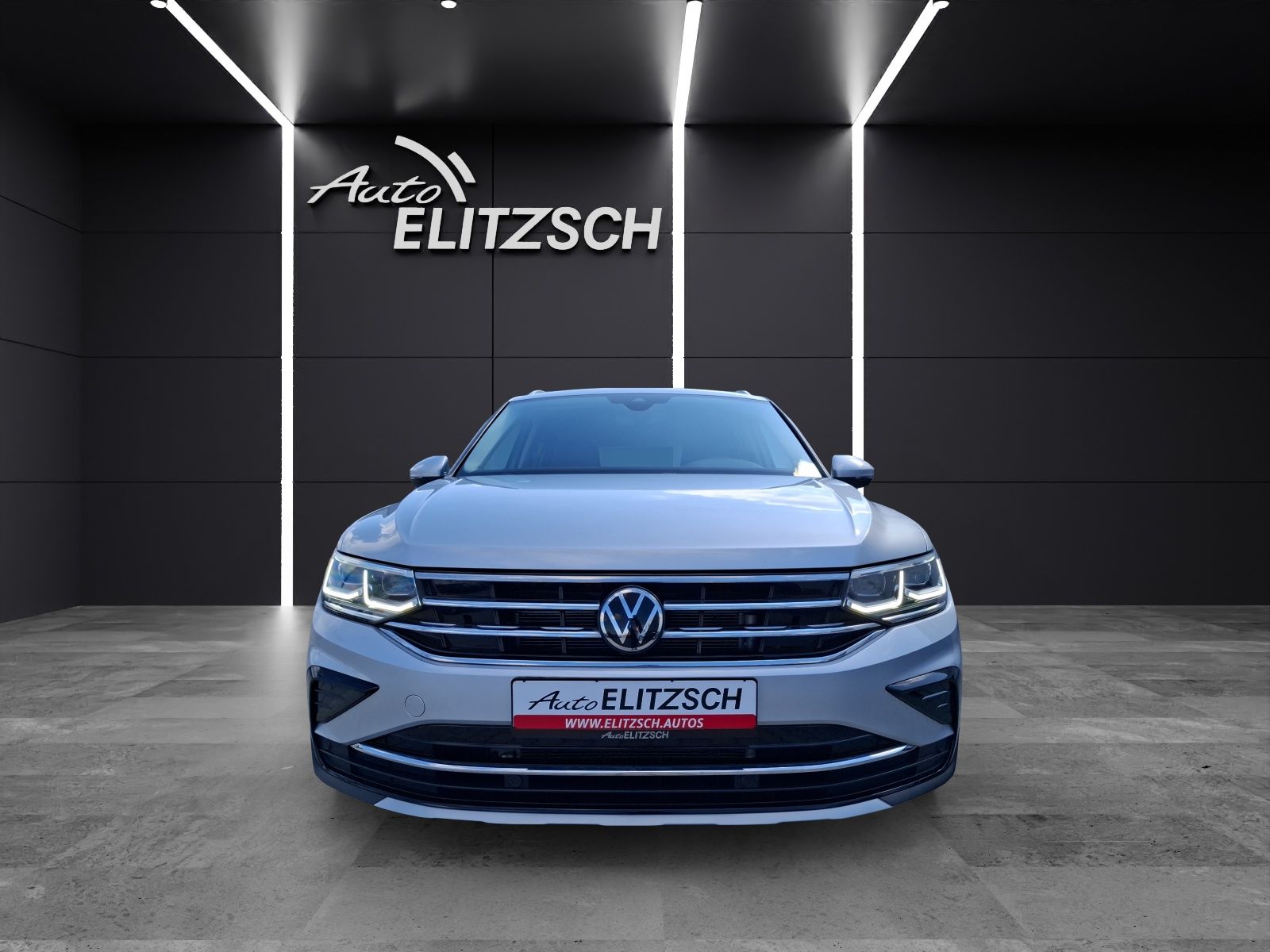 Fahrzeugabbildung Volkswagen Tiguan TSI Elegance DSG 4M Matrix Navi AID ACC R
