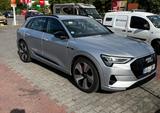 Audi e-tron 50 quattro Optikpaket Schwarz - silberne Audi e-tron