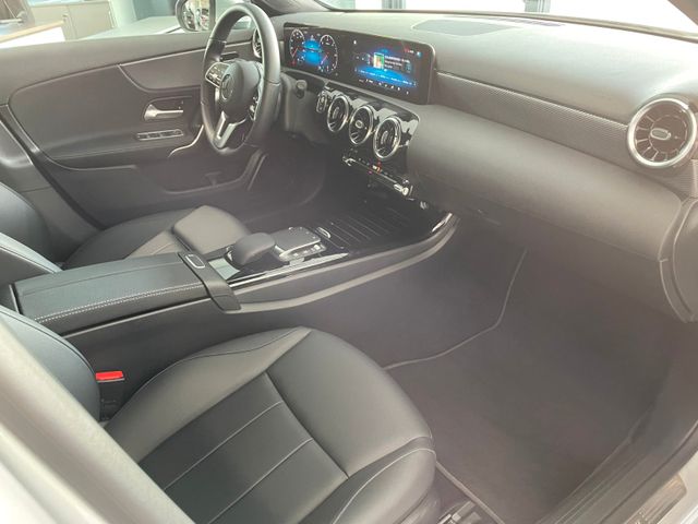 Fahrzeugabbildung Mercedes-Benz A 220 d /Progressive/Multibeam/Pano/360°