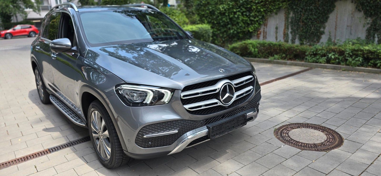 MERCEDES-BENZ GLE 300 d 4Matic,AMG Interieur,ALU19",Kamera360