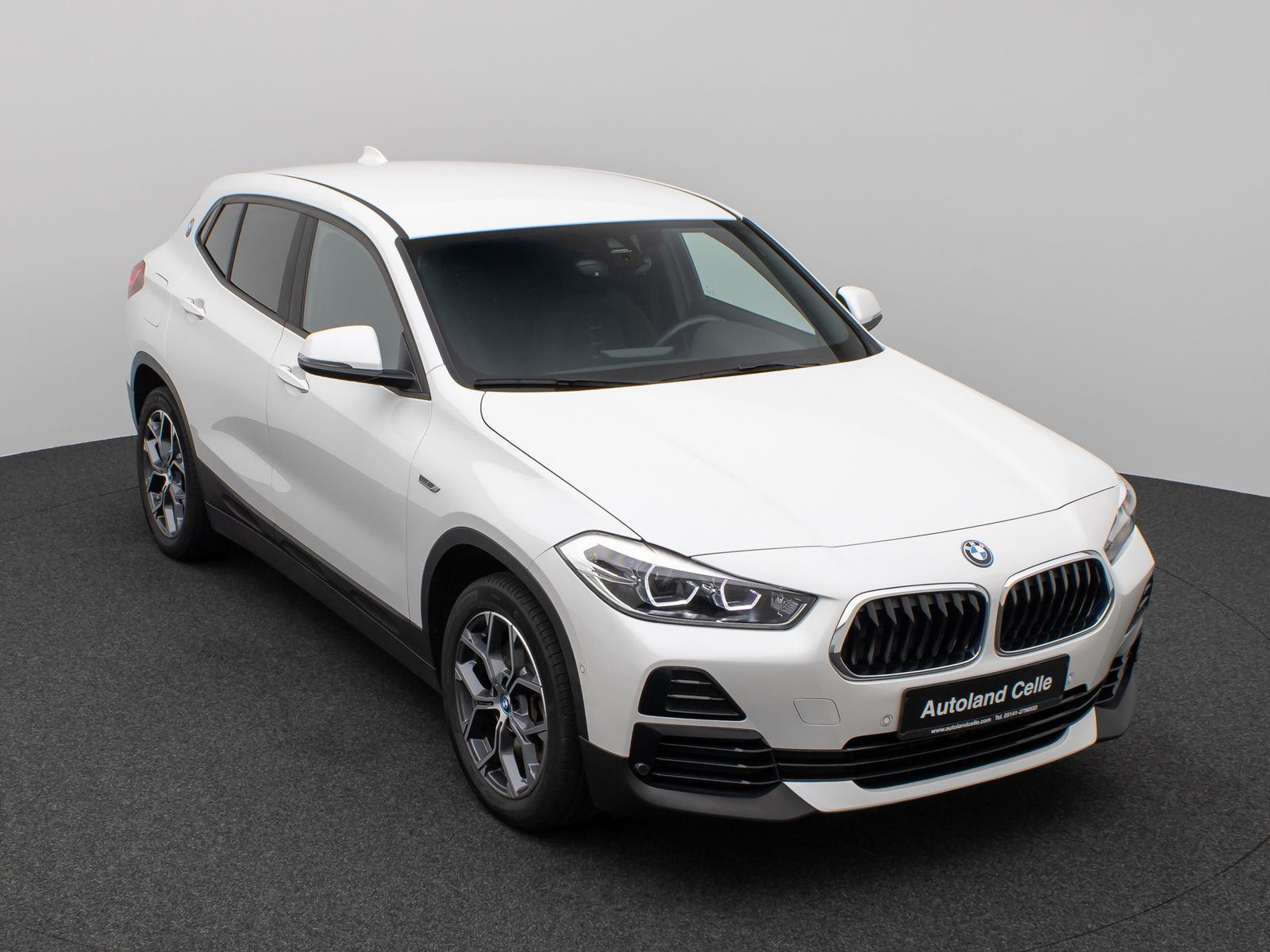 Fahrzeugabbildung BMW X2 xD25e Kamera DAB HiFi Navi Komfort Sport LED