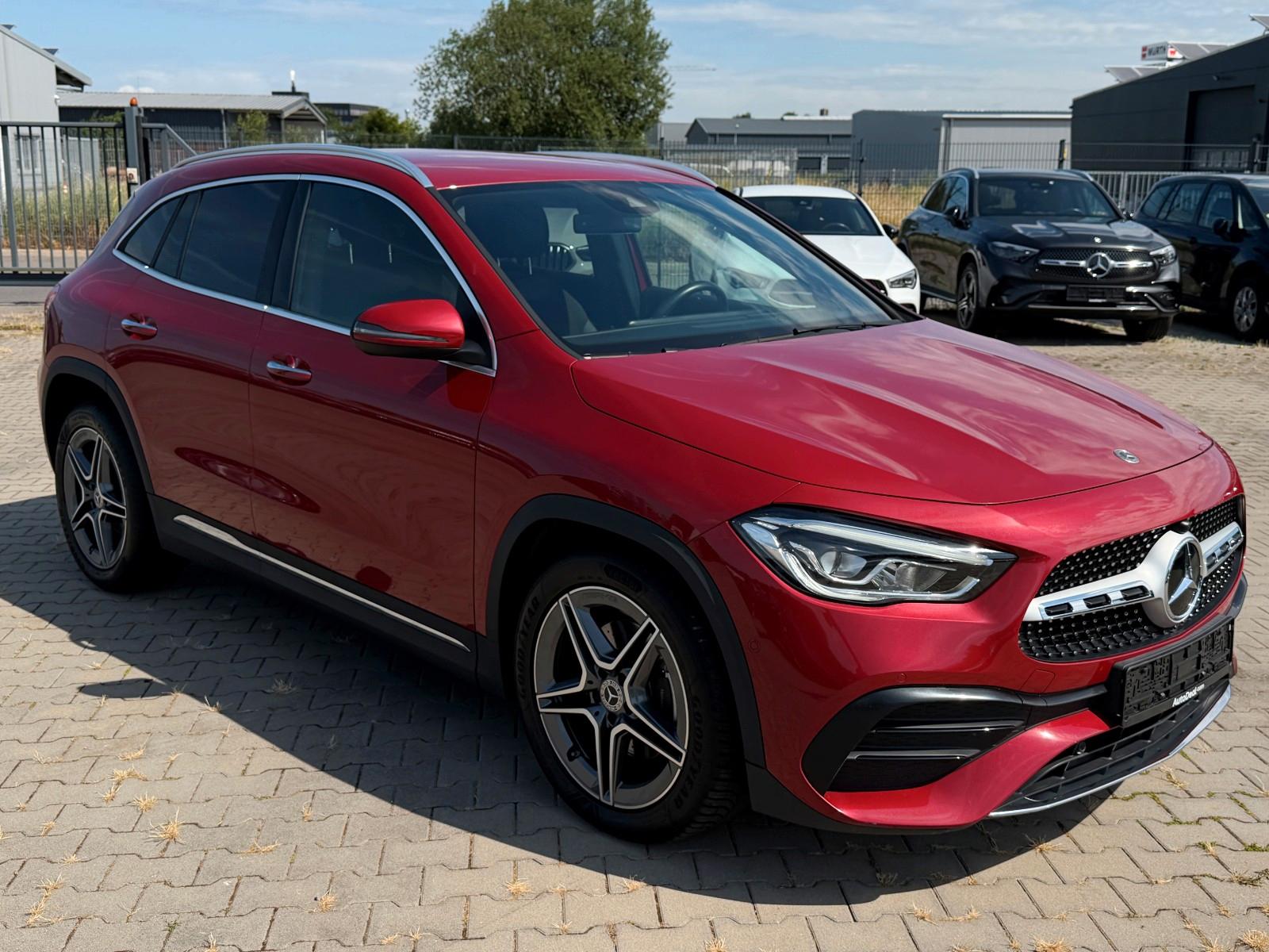 Mercedes-Benz GLA 200d AMG Line *DISTRONIC+ * Ambient light