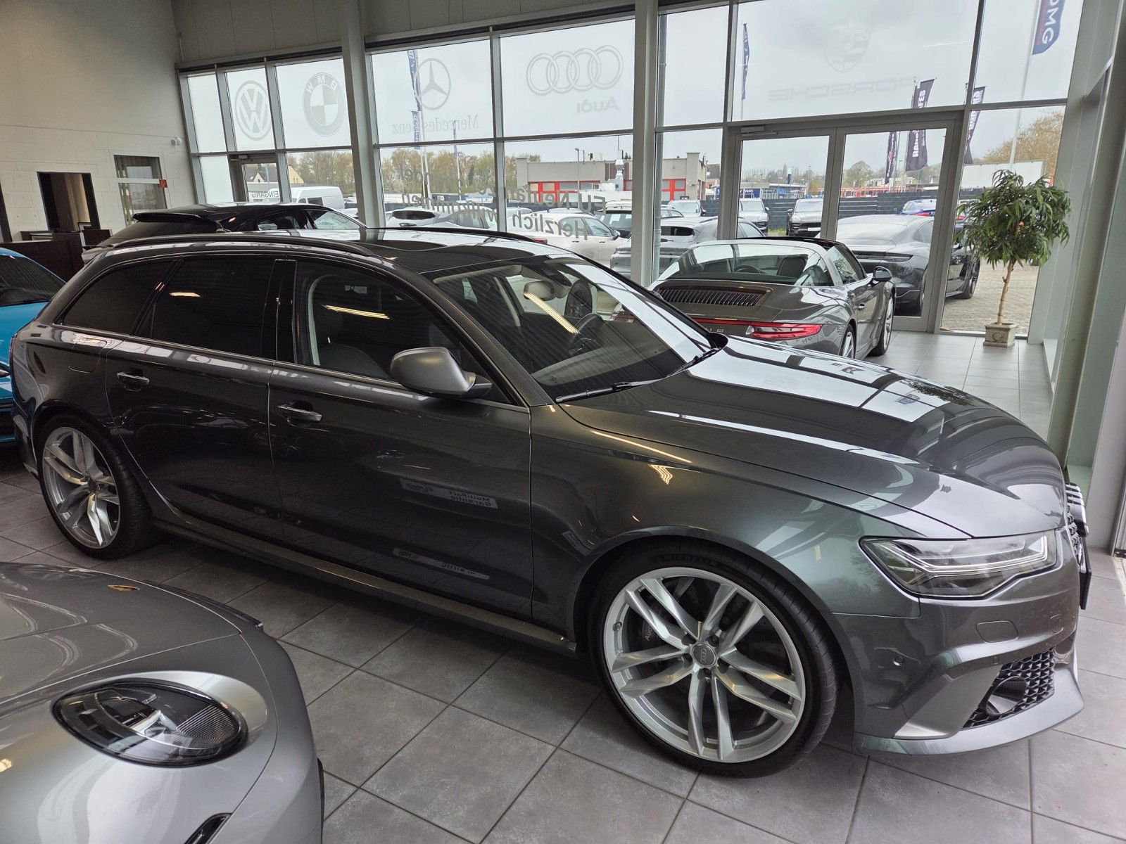 Fahrzeugabbildung Audi RS6 RS 6 Avant  quattro performance/Keramikbrems