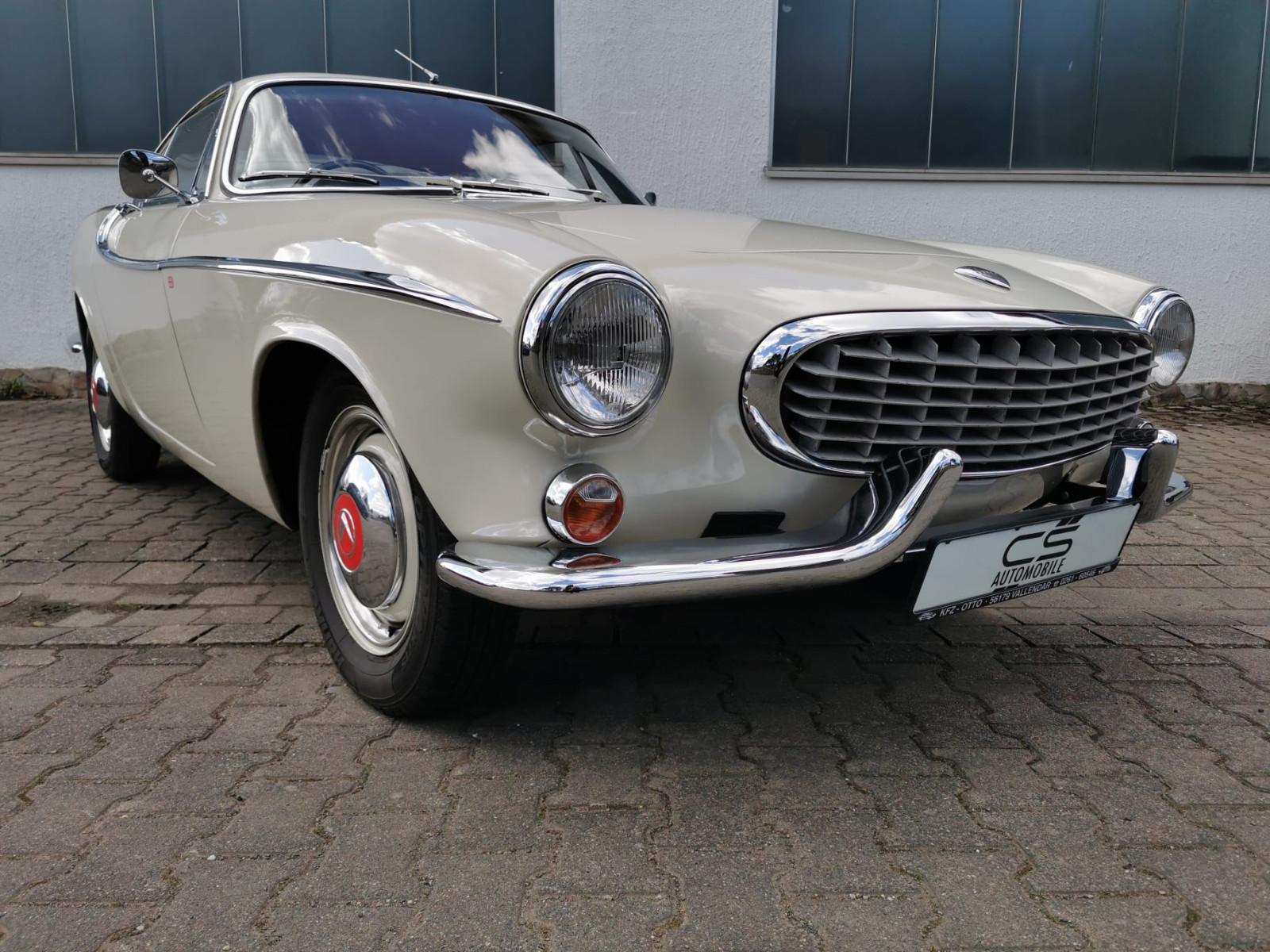 Volvo P1800