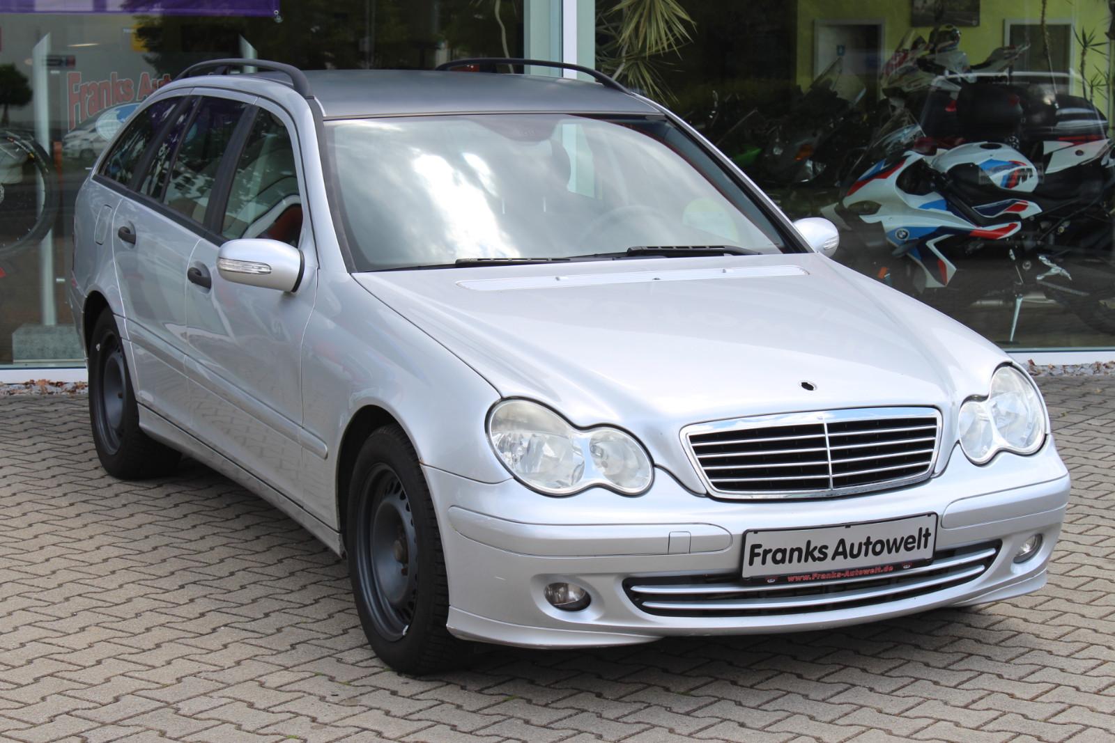 Mercedes-Benz C220 2006 — rear view