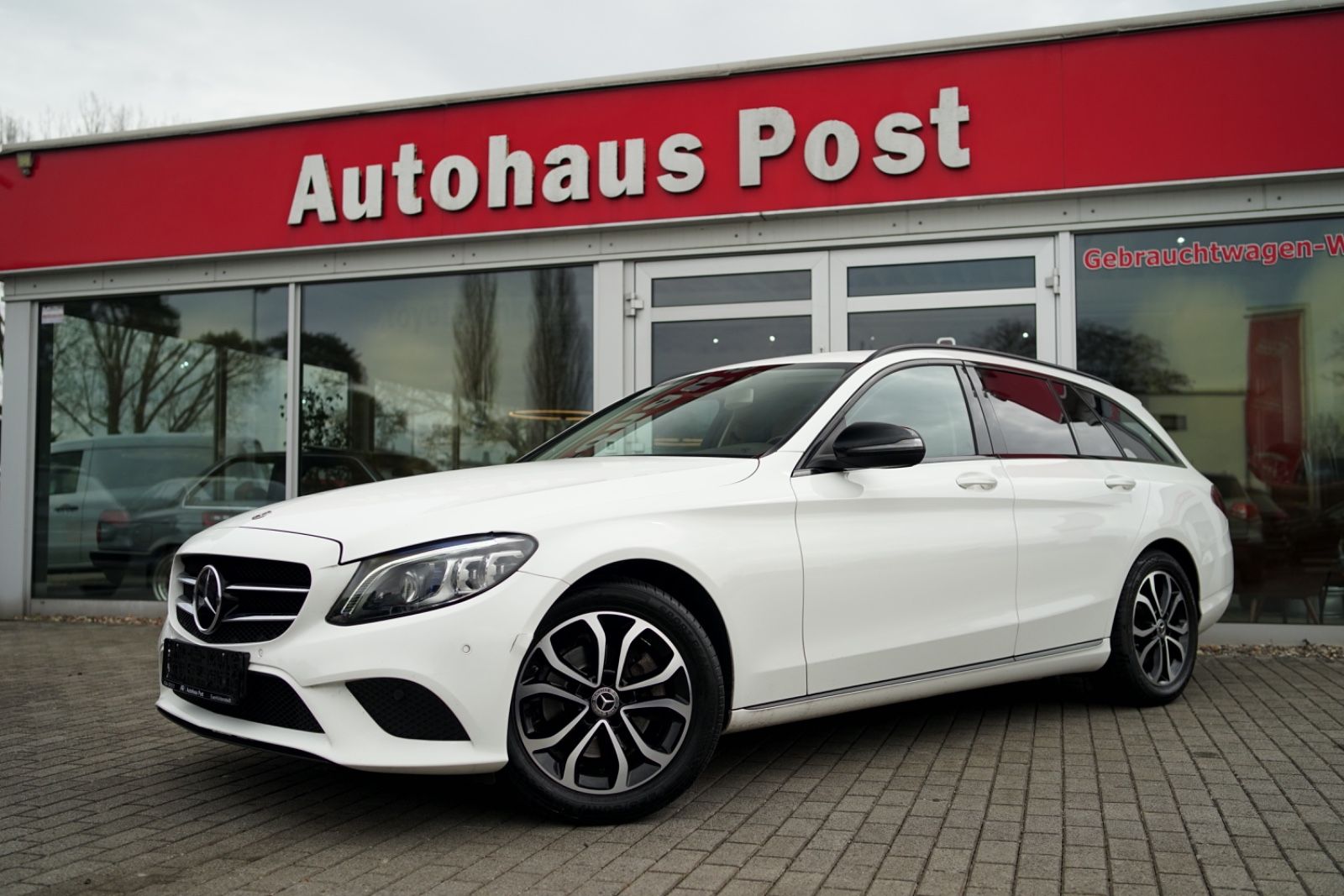 Mercedes-Benz C 220d T 4Matic LED AHK Luft Navi Kamera CarPlay