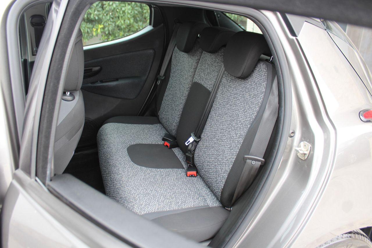 Lancia Ypsilon 1.0 FireFly 5 porte S&S Hybrid Ec