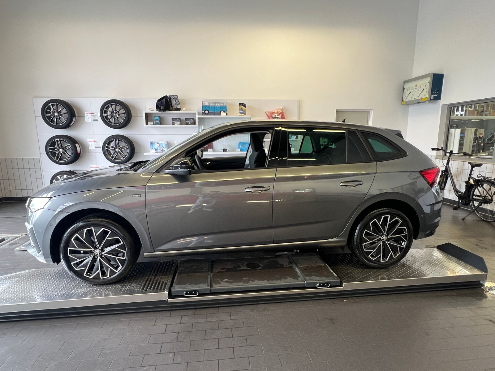 Fahrzeugabbildung SKODA Scala DRIVE 1.0 TSI DSG *Sitzheizung,KESSY*