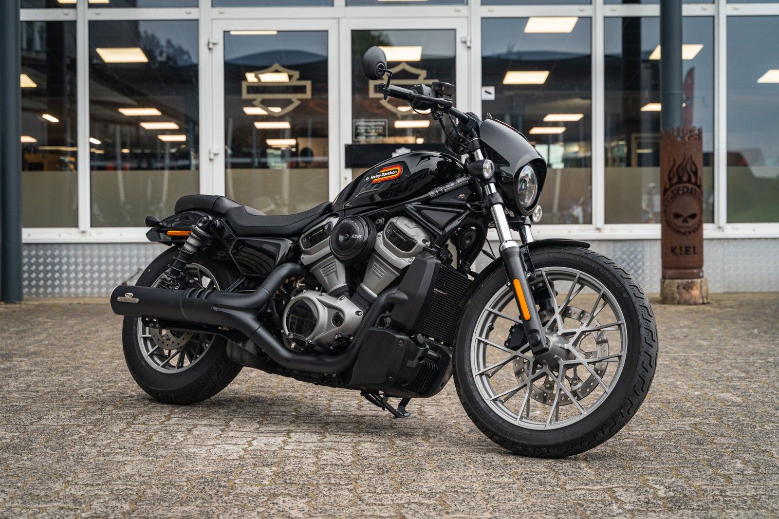 Fahrzeugabbildung Harley-Davidson RH975S Nightster Special - Jekill & Hyde -