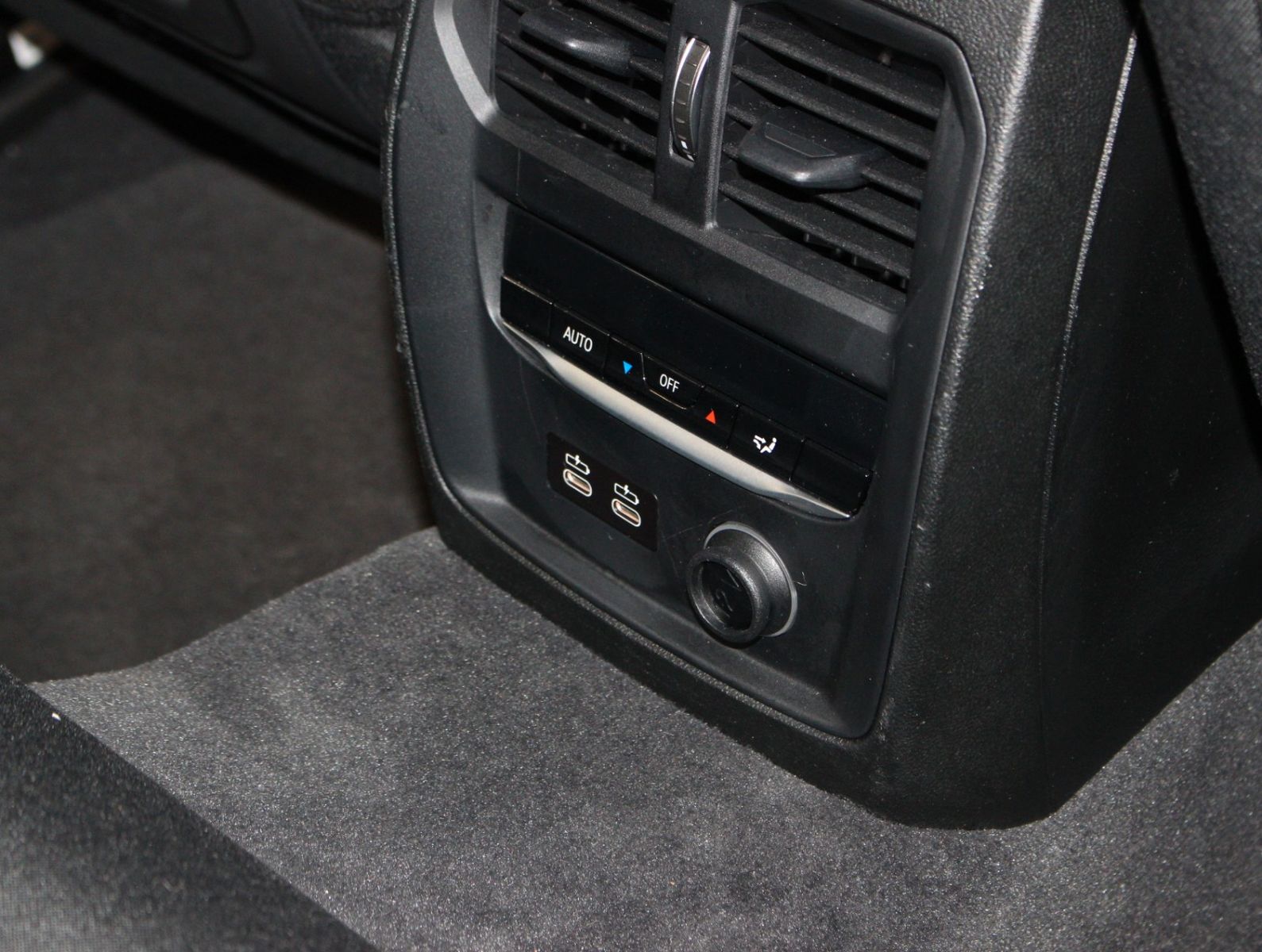 Fahrzeugabbildung BMW 320 i Advantage 1.Hand*GSD*Kamera*CarPlay