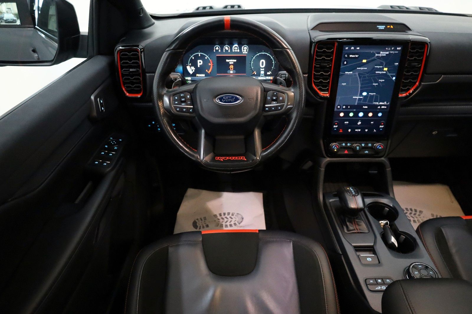 Fahrzeugabbildung Ford Raptor e-4WD,Rollo el,AHK, ATM !! Garantie07/28