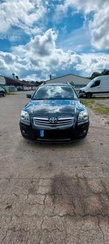 Toyota Avensis Kombi 2.2 D-CAT - Toyota Avensis Gebrauchtwagen in Bremen
