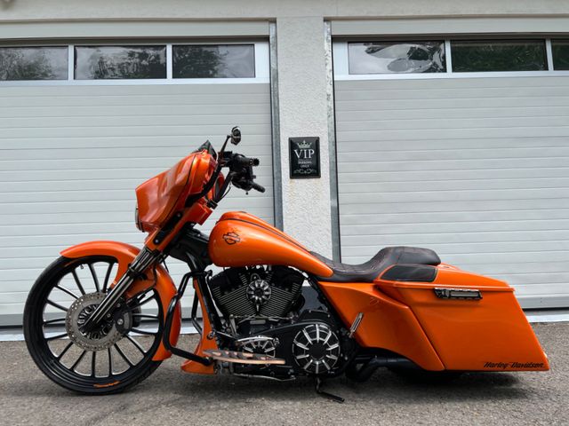 Harley-Davidson Street Glide Bagger von Arlen Ness