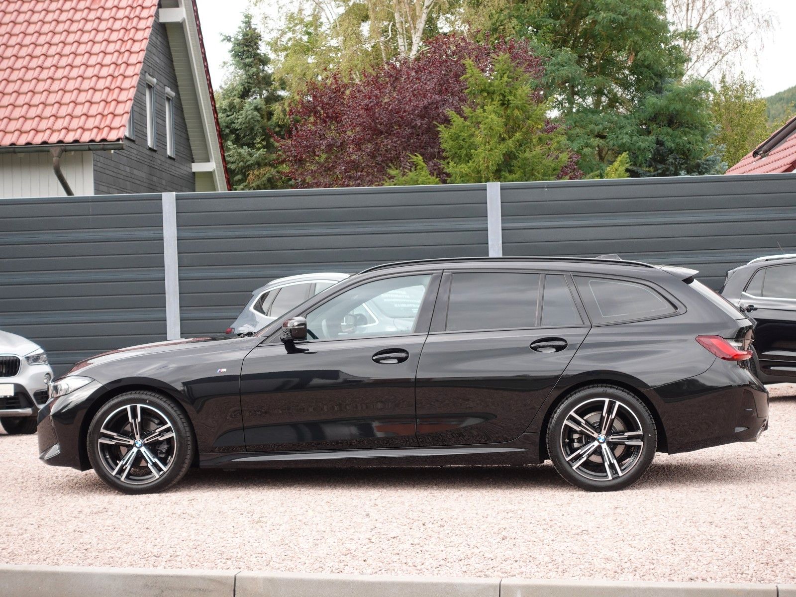 Fahrzeugabbildung BMW 318i Touring Aut. M Sportpaket Comf./Entert./HiF