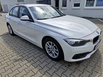 Fotografie BMW 320 d, Efficient Dyn.Edition 8-fach bereift