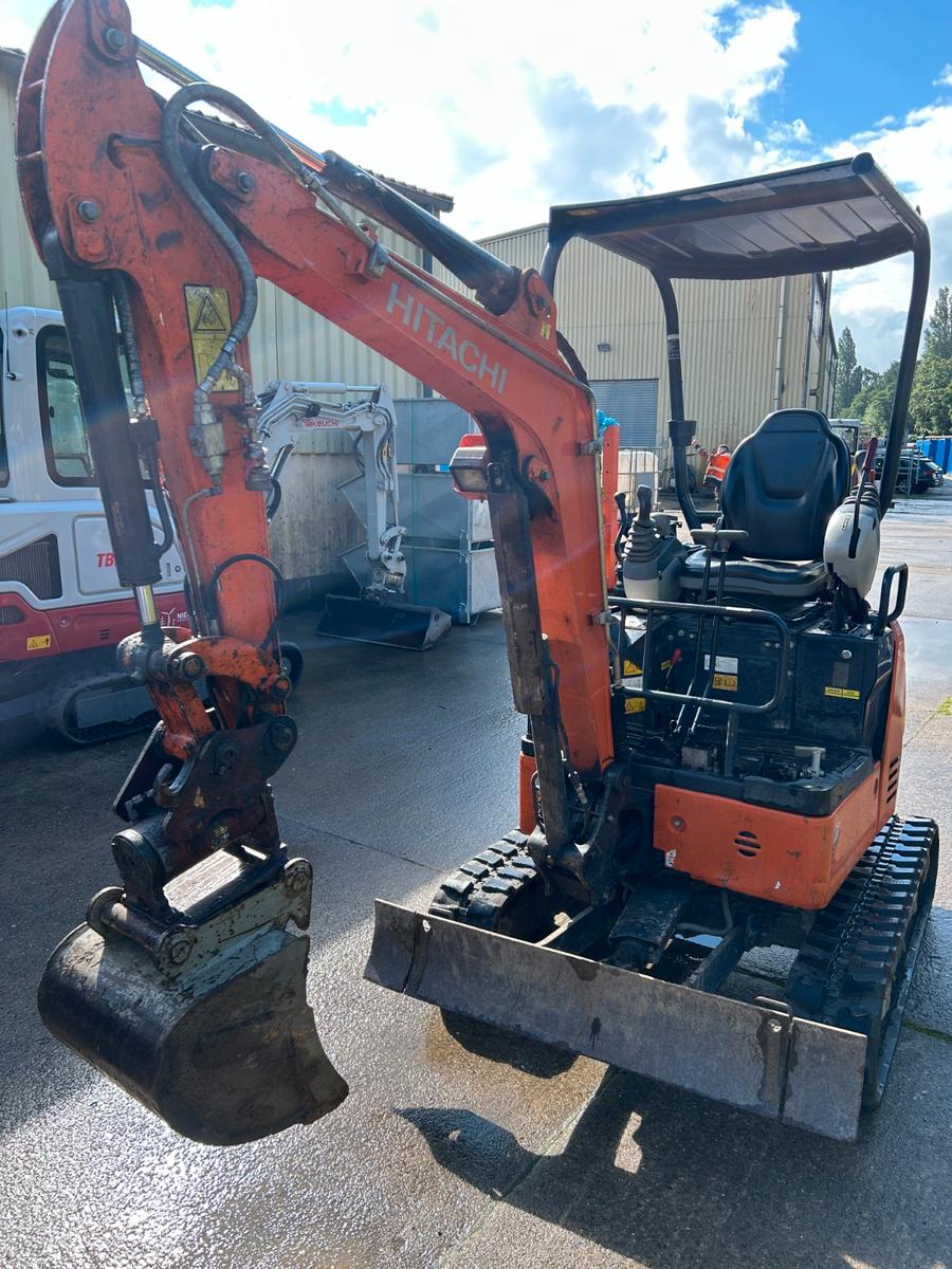 Hitachi ZX17U-5A