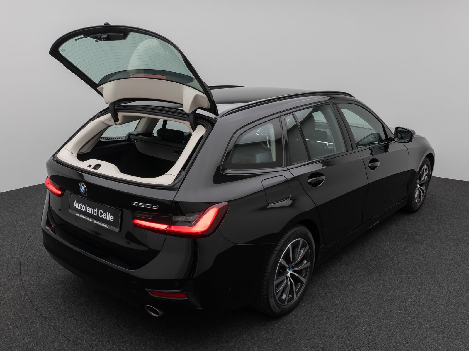 Fahrzeugabbildung BMW 320d Sport Line Kamera DAB HiFi Lordos Alarm LED