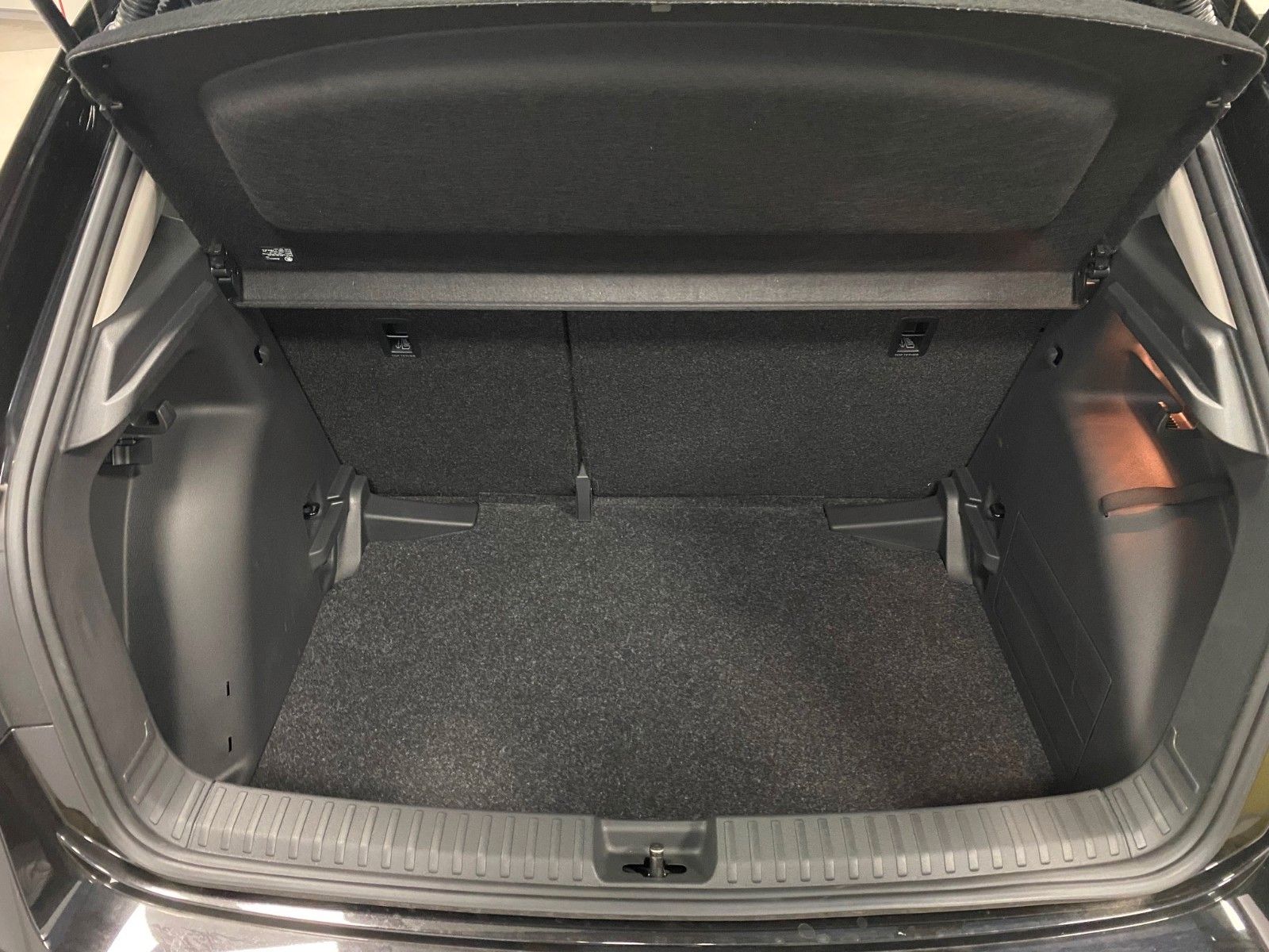 Fahrzeugabbildung SKODA Fabia 1.0l TSI 85kW Essence+SITZHEIZUNG+APP+KLIM