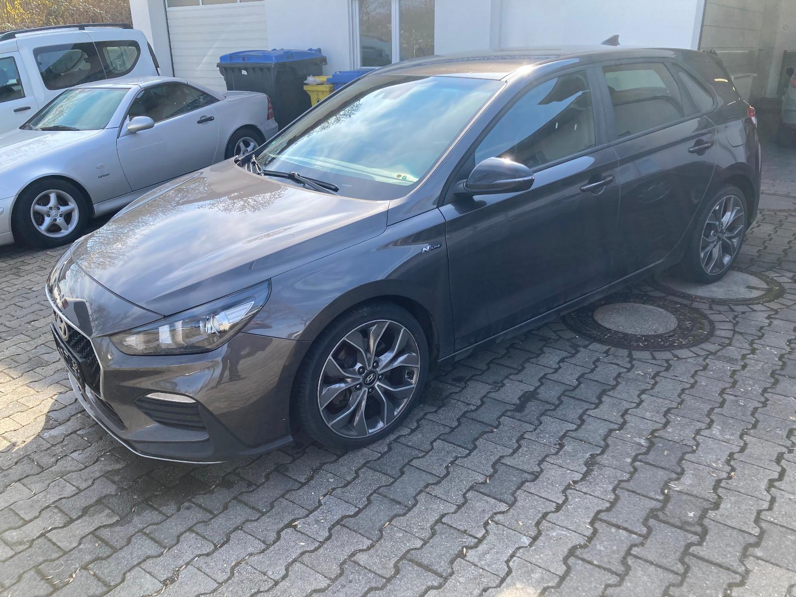 Hyundai i30 N Line 1. Hand