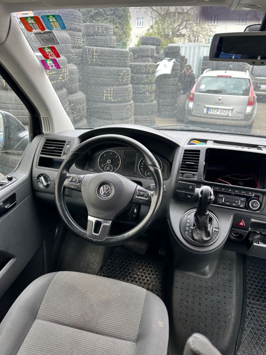 Fahrzeugabbildung Volkswagen T5 2.0 TDI Caravelle Comfortline*Motorschaden*