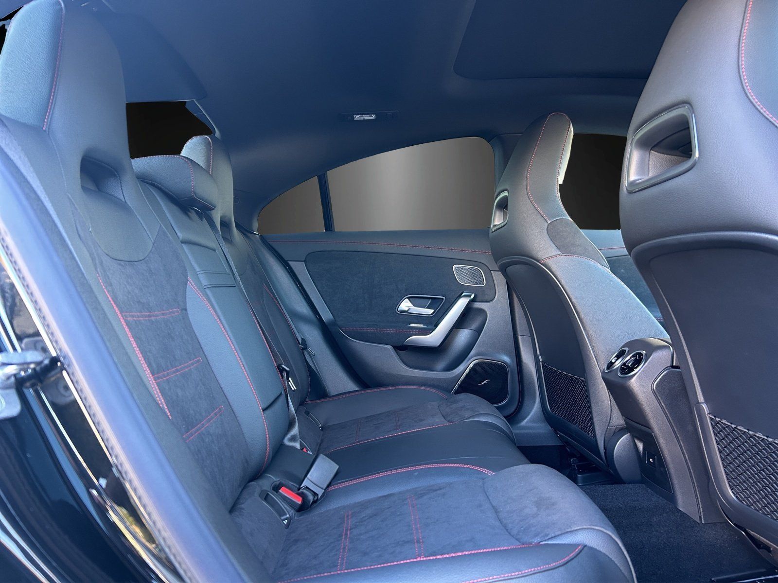 Fahrzeugabbildung Mercedes-Benz CLA 220d Coupé AMG Distro PANO Burme Multibeam