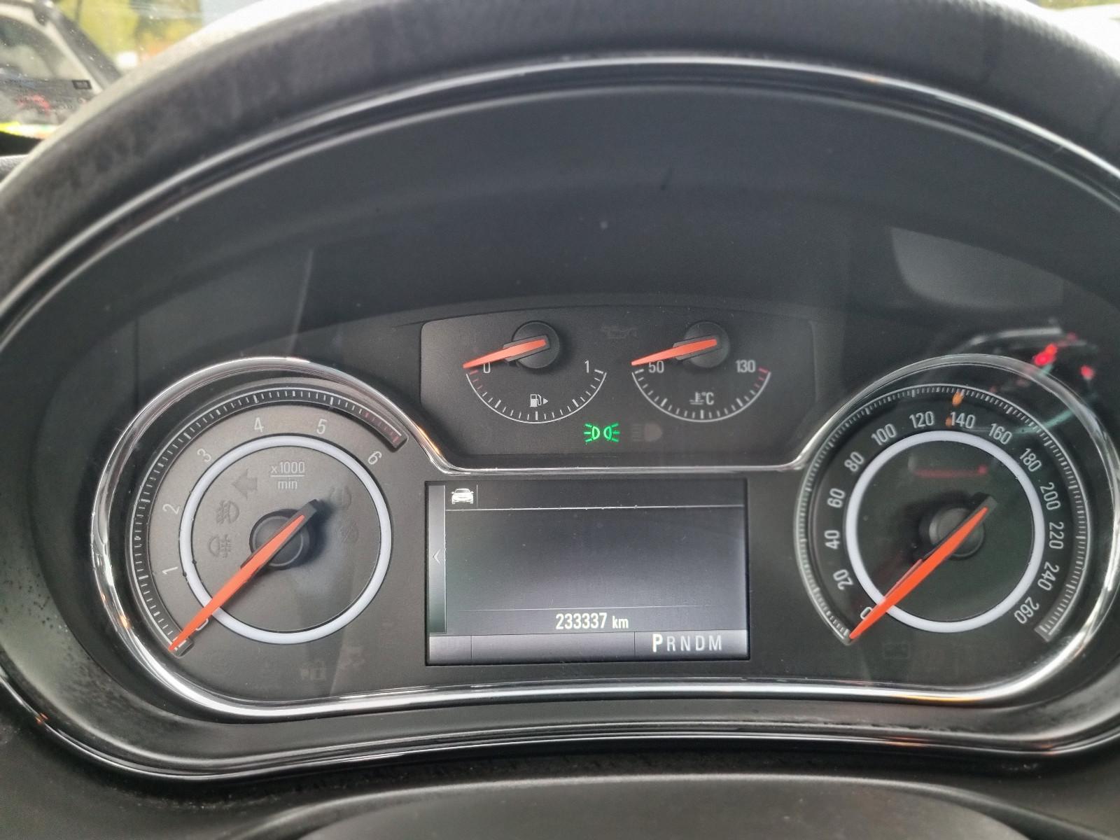 Opel Insignia 2015 — photo 21