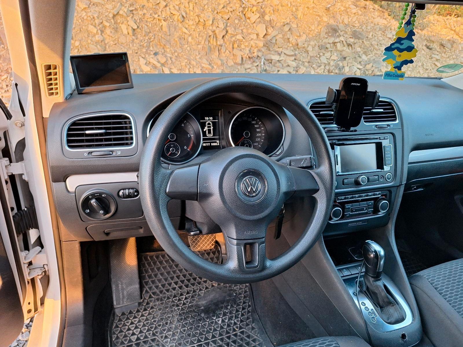 Volkswagen Golf 2012 — engine 105 HP (77kW)