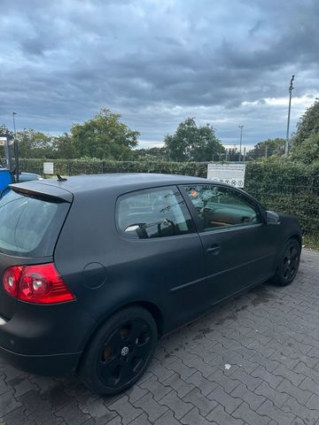 Volkswagen VW Golf 1.4 Schwarz Matt