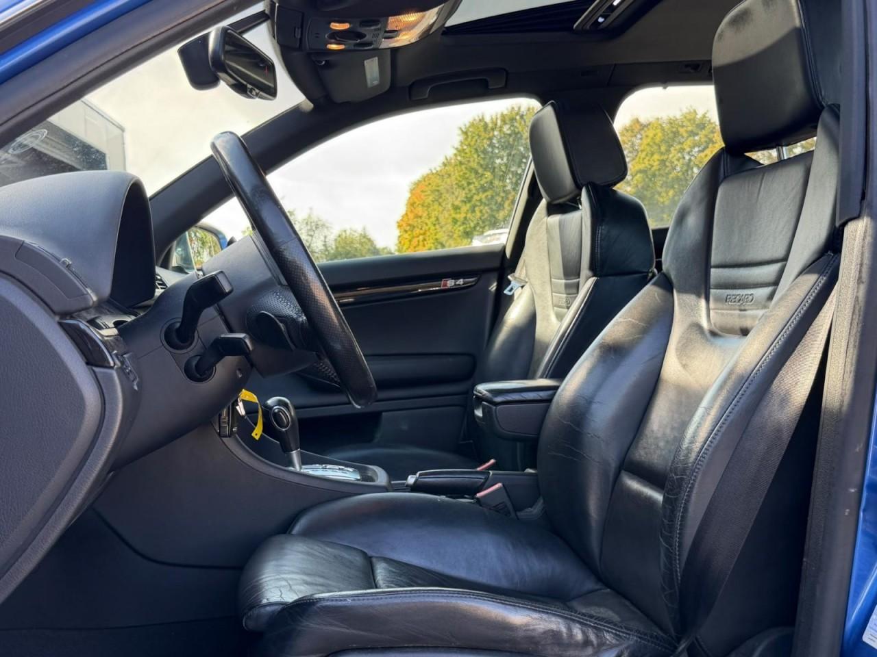 Audi S4 Avant 4.2 V8 344 ch BVM quattro / Toit ouvrant / Cuir / Sièges électriques à mémoire / Xénon