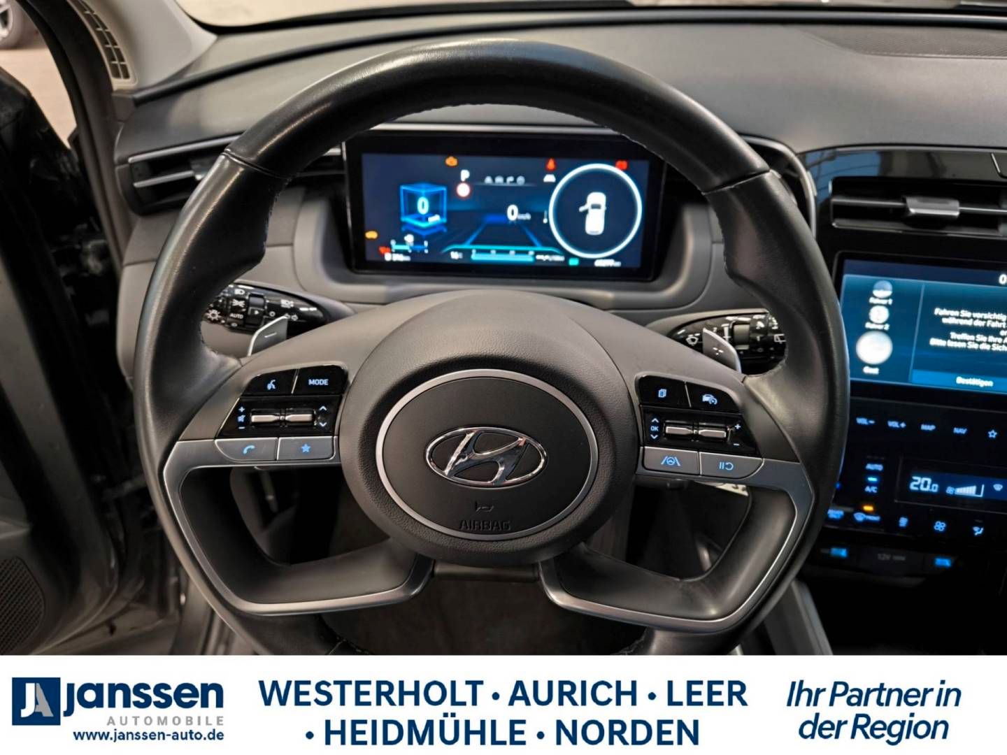 Fahrzeugabbildung Hyundai TUCSON Plug-in-Hybrid LED-Grilldesign-Paket