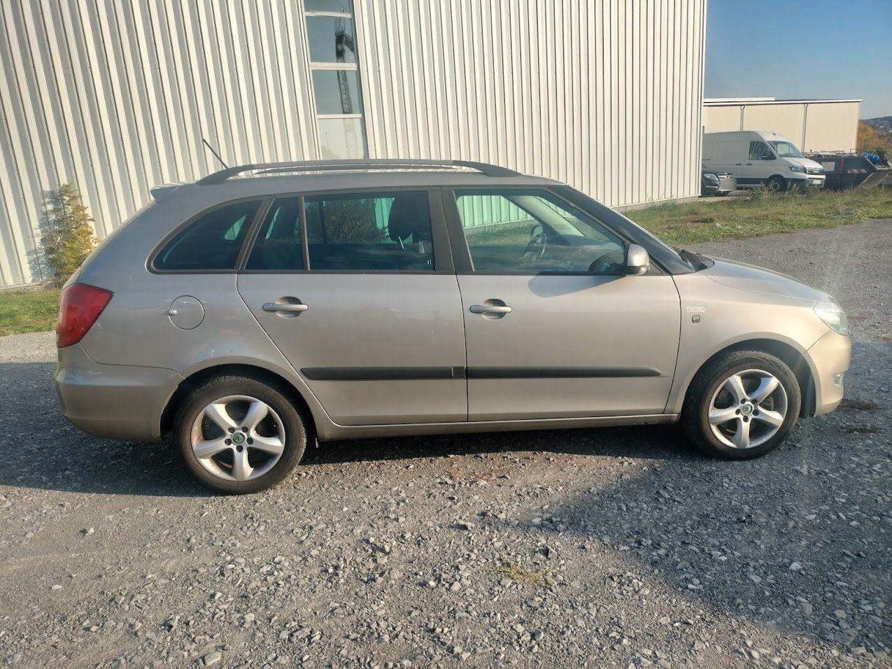 Skoda Fabia 2012 — engine 105 HP (77kW)