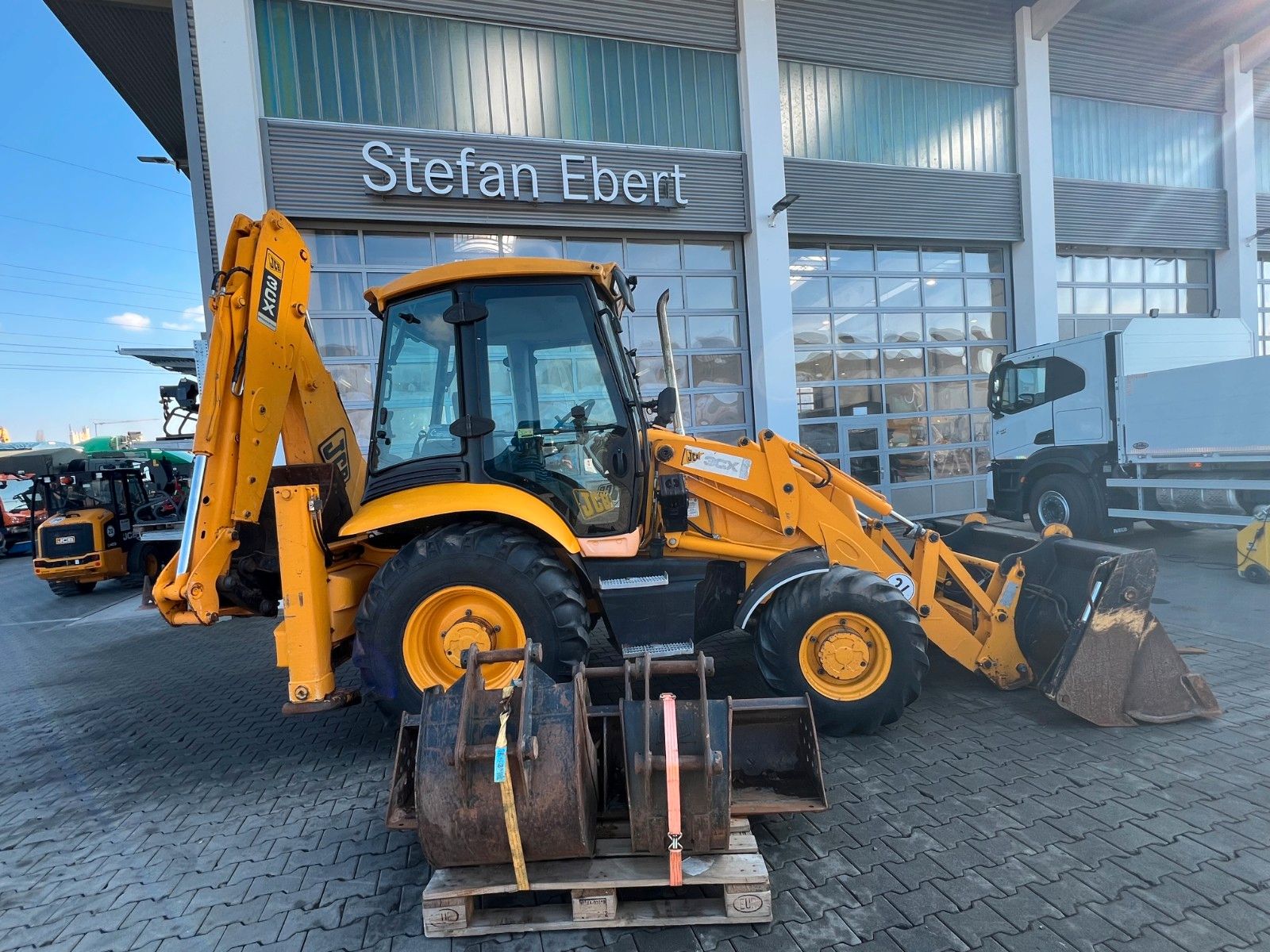 Fahrzeugabbildung JCB 3CX / 9.030h / Löffelpaket / Gabel / Schaufel