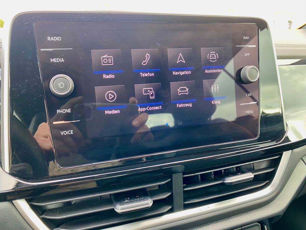 Fahrzeugabbildung Volkswagen T-Roc Cabriolet 1.5 DSG R-Line AAC GJR AHK NAVI