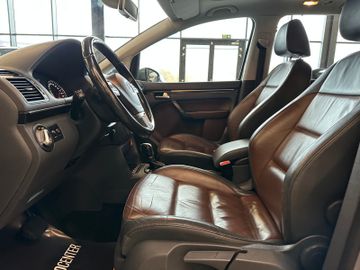 Volkswagen Touran Highline *AHK*Xenon*DAB*Klima*Navi*Kamera