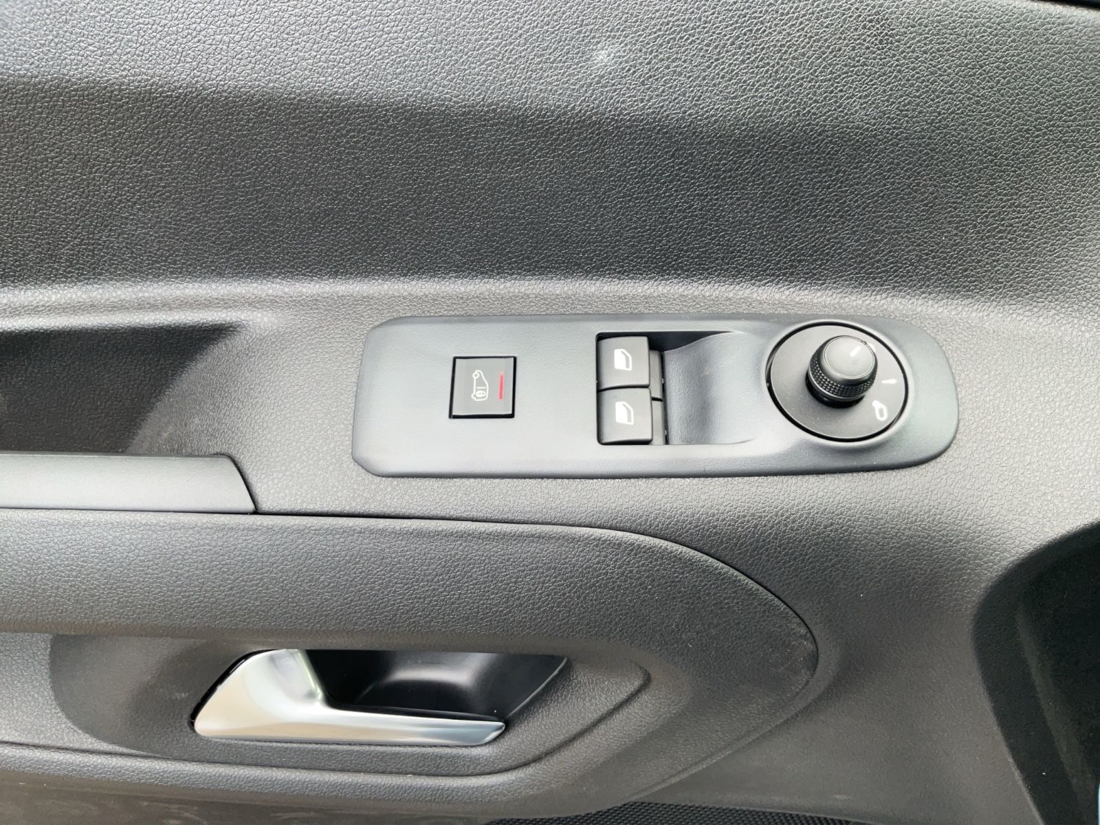 Fahrzeugabbildung Fiat Doblo L1 KaWa 1.5 131 PS MT + Winterpaket,Kamera