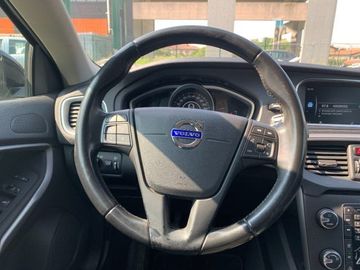 Volvo V40 Cross Country - 12
