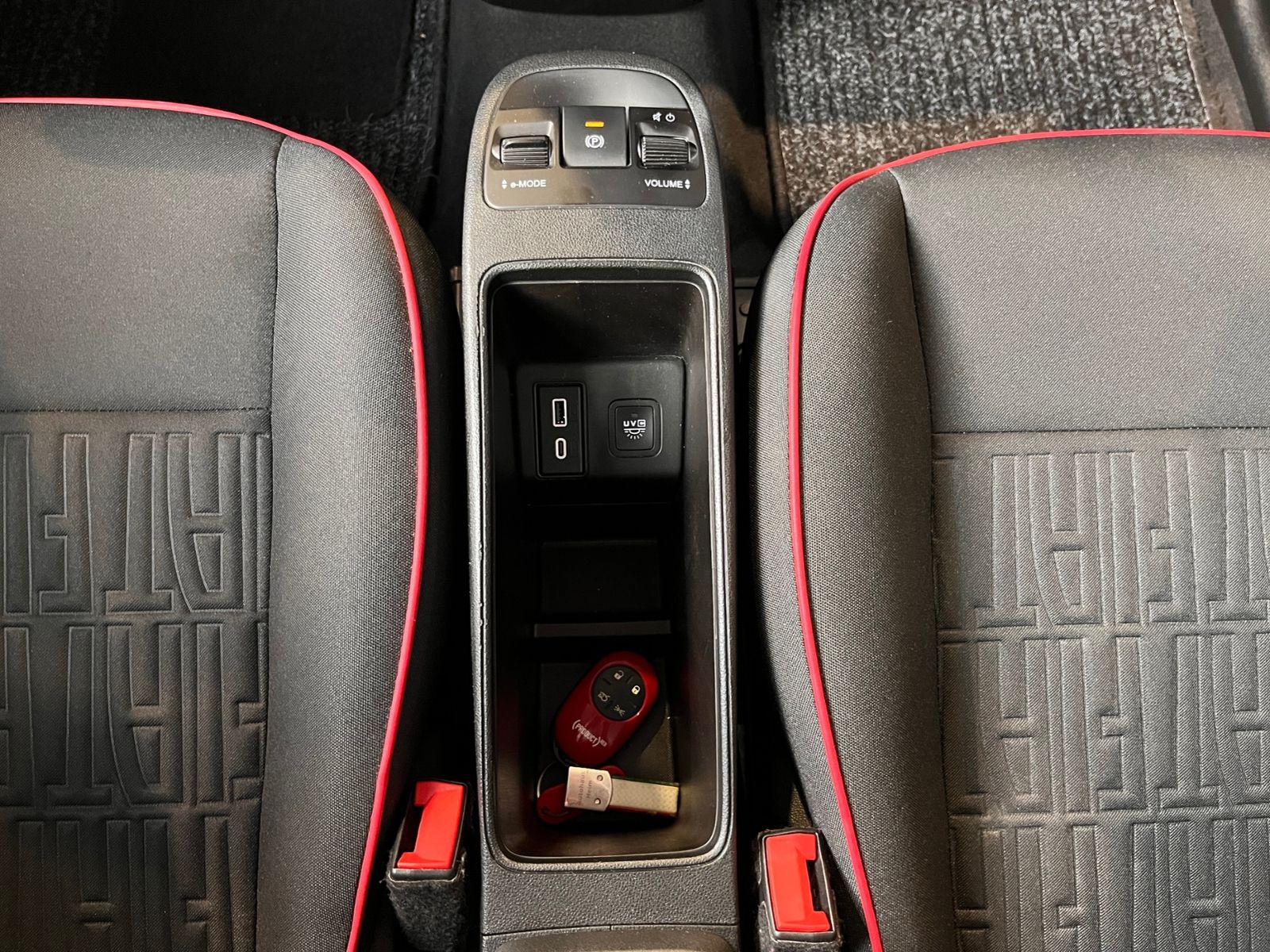 Fahrzeugabbildung Fiat 500e  42 kWh Akku Red NAVI KLIMA