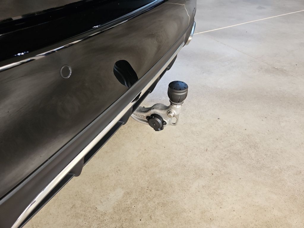 Fahrzeugabbildung Mercedes-Benz E 220 d AMG AHK Distronic+ Pano LED 360° Memory
