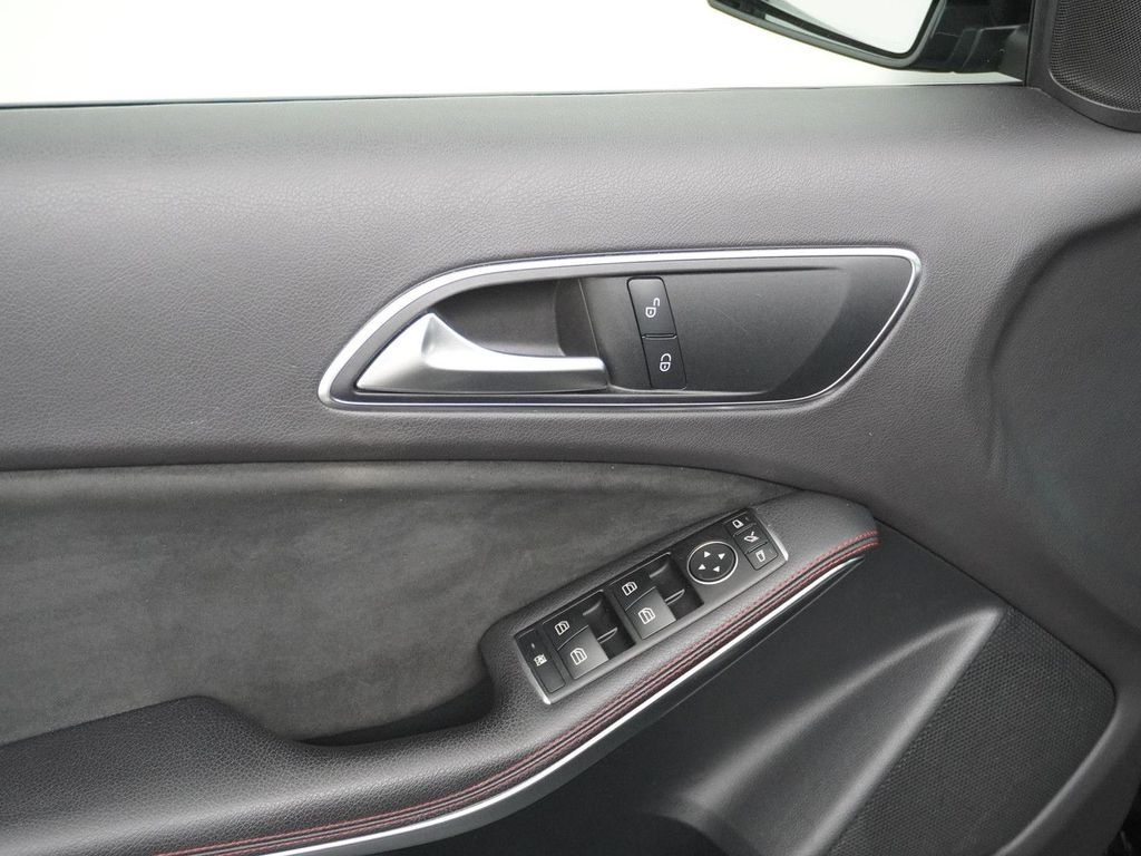 Mercedes-Benz A 220 d A45 Spoiler AMG Styling panorama dach si