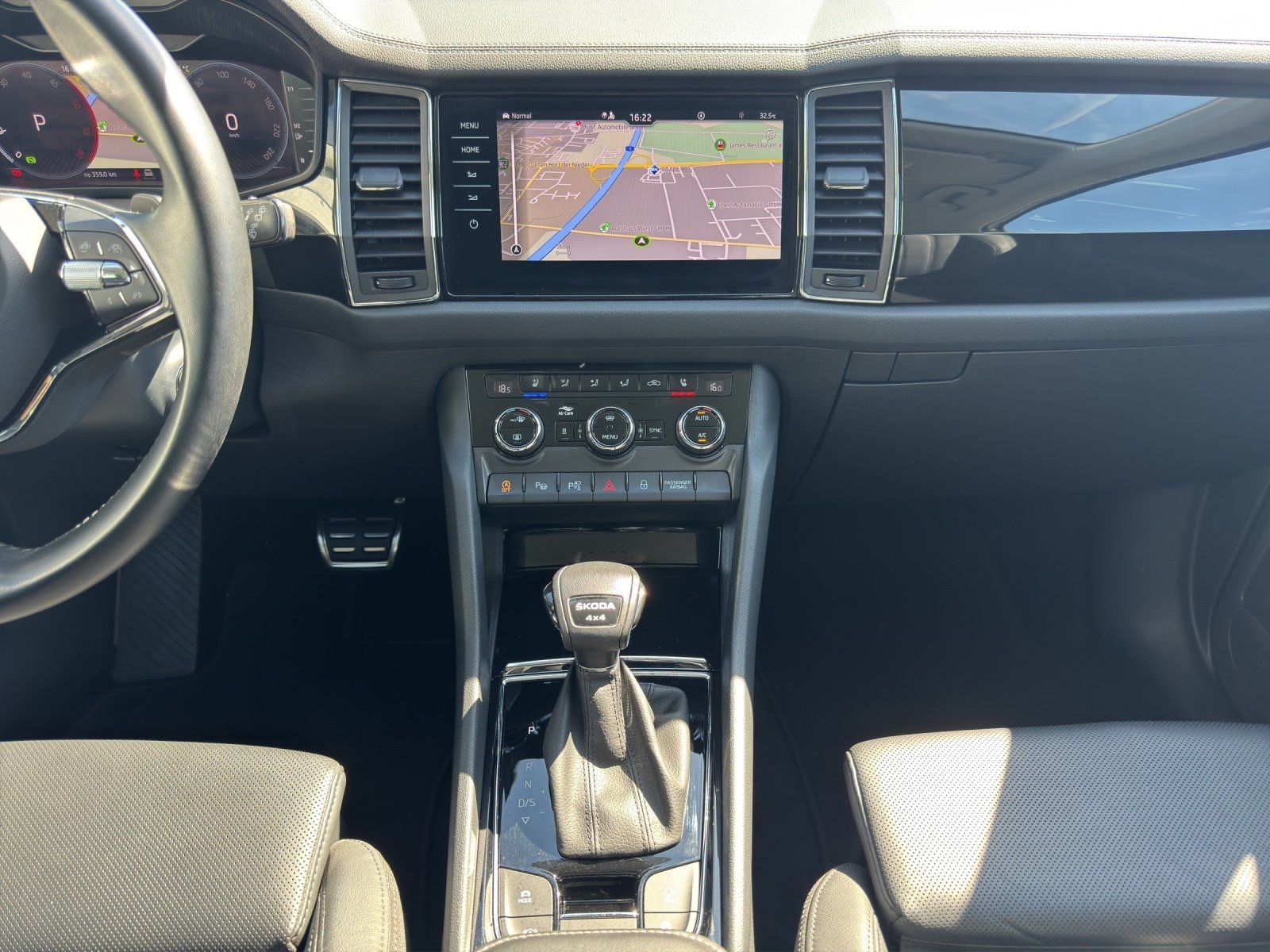 Fahrzeugabbildung SKODA Kodiaq 2.0 TDI L&K 4x4/ST-HZG/ACC/AHK/360°CAM/
