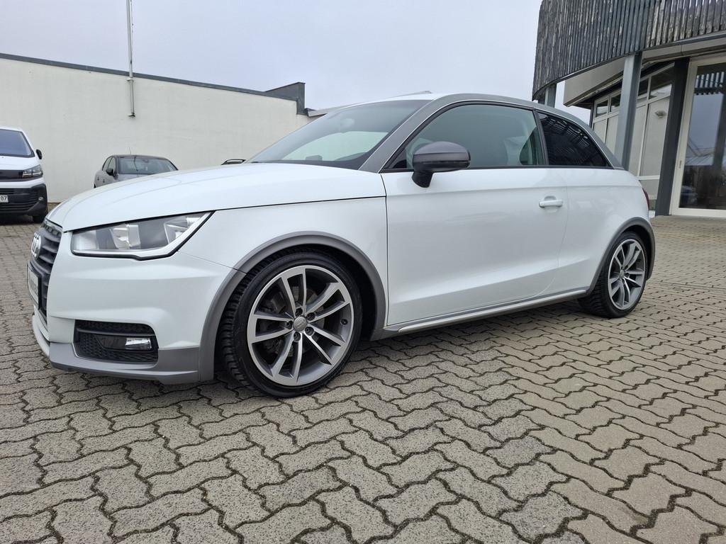 Audi A1 1.6 TDI sport KLIMA PDC SITZHEIZUNG NAVI