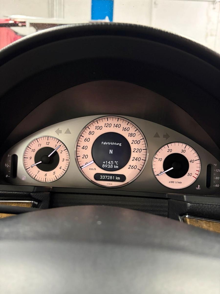 Mercedes-Benz E220 2007 — photo 7