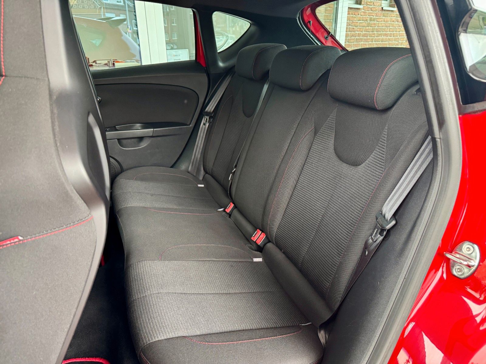 Fahrzeugabbildung SEAT Leon Cupra Xenon/Schalensitze/TÜV NEU