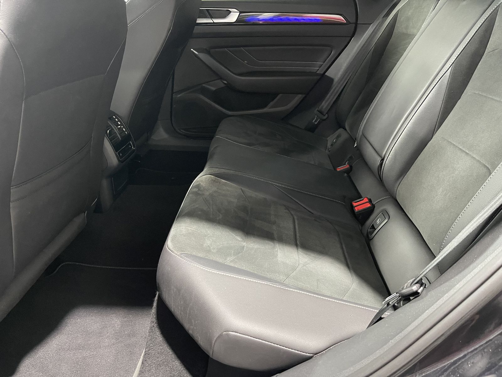 Fahrzeugabbildung Volkswagen Arteon Shooting Brake R-Line 2.0 TDI*AHK*STHZ*